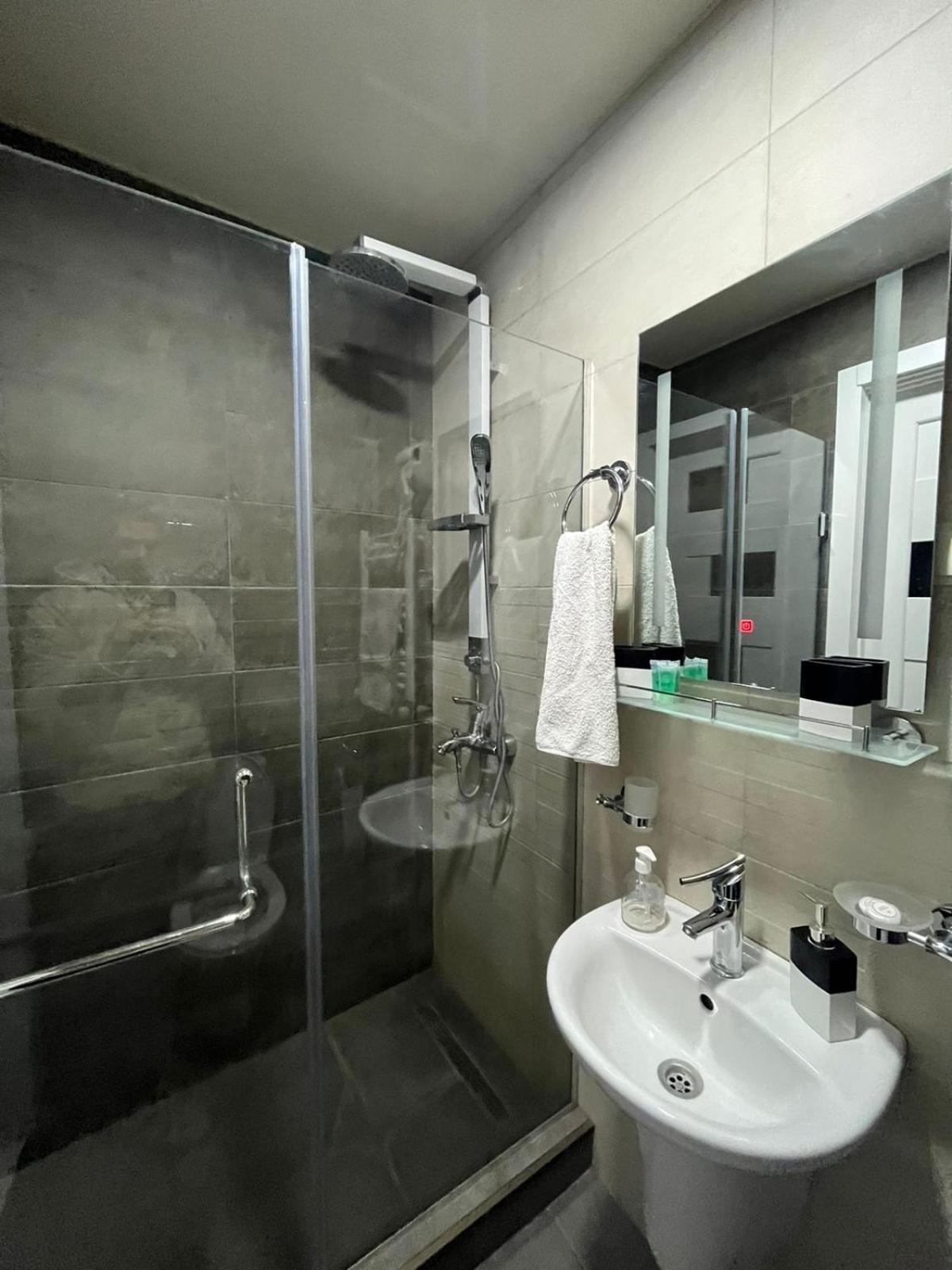 Family Hotel Vere Tower Tbilisi Exterior photo