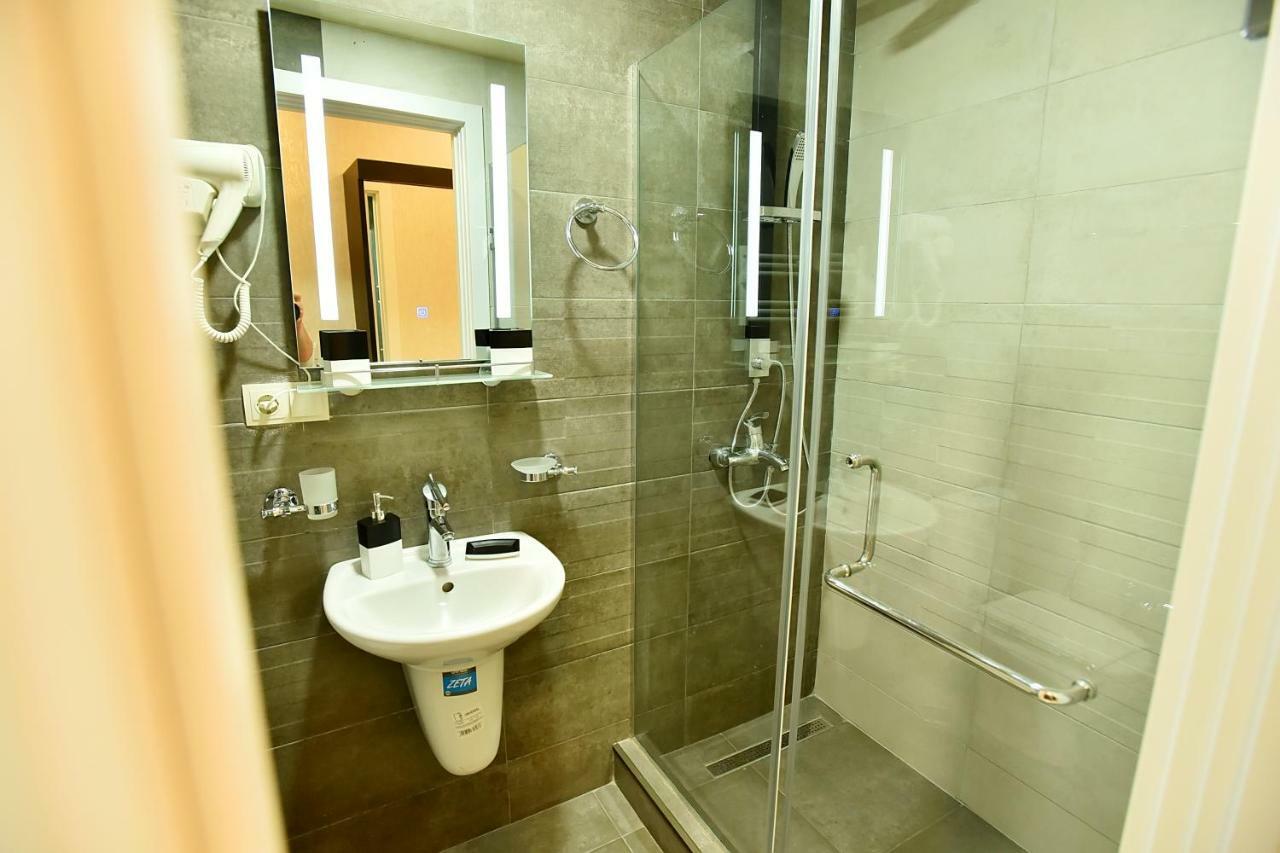 Family Hotel Vere Tower Tbilisi Exterior photo